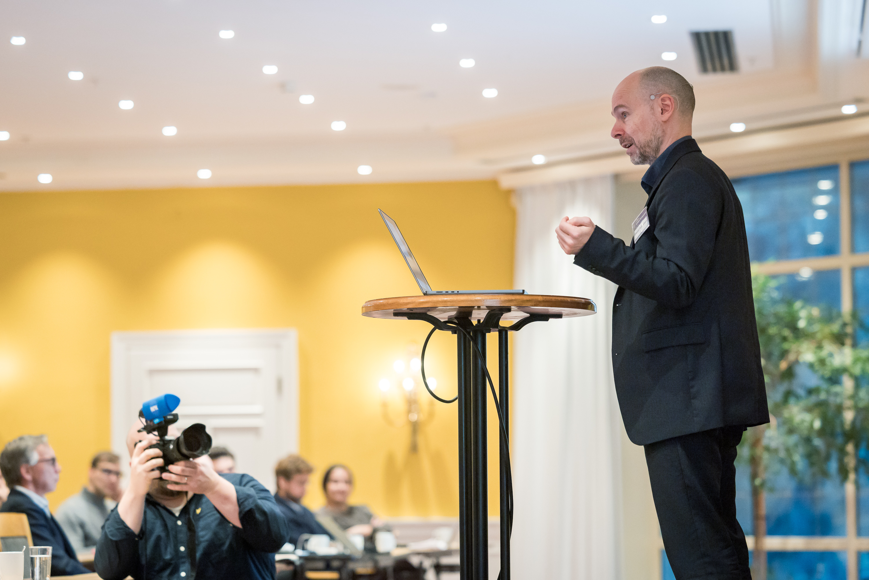 Professor Øivind Torkildsen at the Neuro-SysMed 2025 Annual Symposium. 